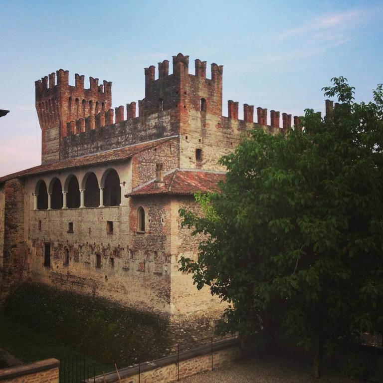 Locanda Dei Nobili Viaggiatori Cavernago Værelse billede