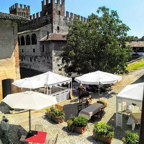 Locanda Dei Nobili Viaggiatori Cavernago Eksteriør billede